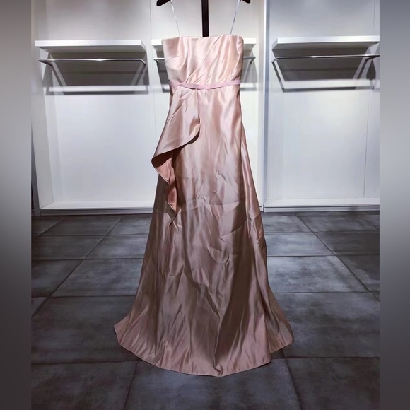 US 4 Marchesa Notte Collection Strapless Ruffle Gown NWT - Picture 3 of 13